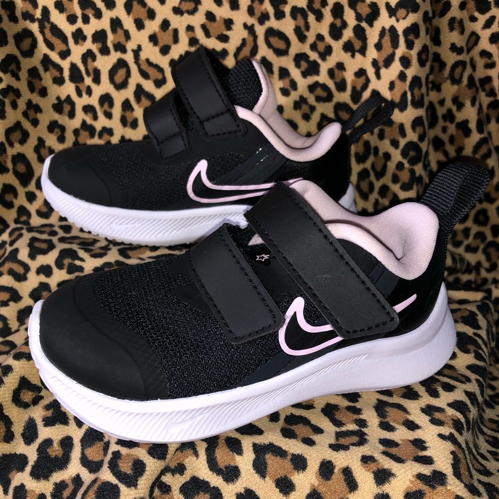 Nike - Star Runner 3 Pink and Black - Baby shoes